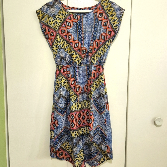 Light weight funky summer dress. Never worn. - Picture 2 of 11